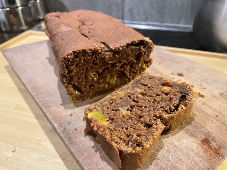 Veganer Schokokuchen mit Mango